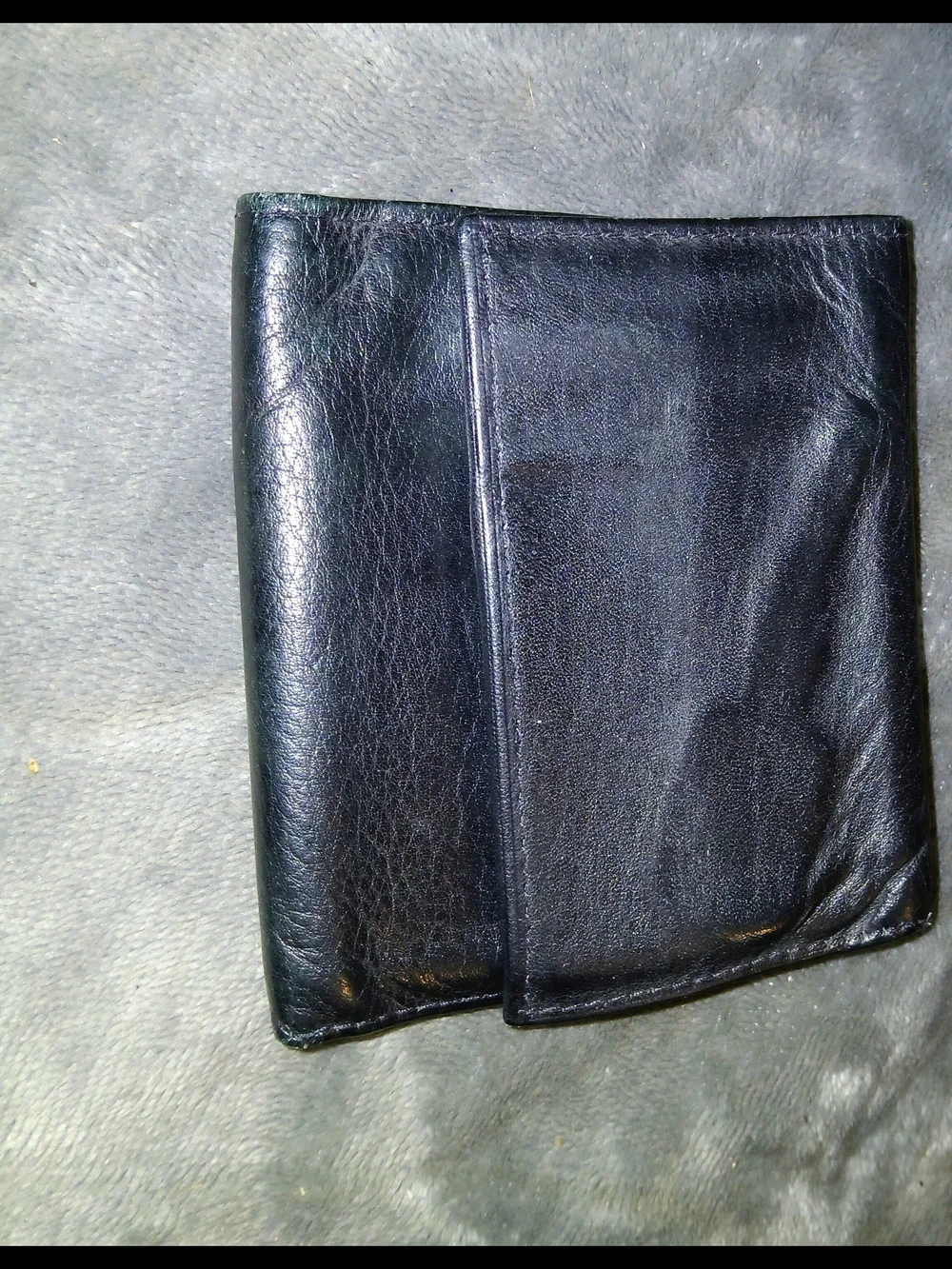 2 Mens Leather Wallets Trifold and Bifold Black. Like New